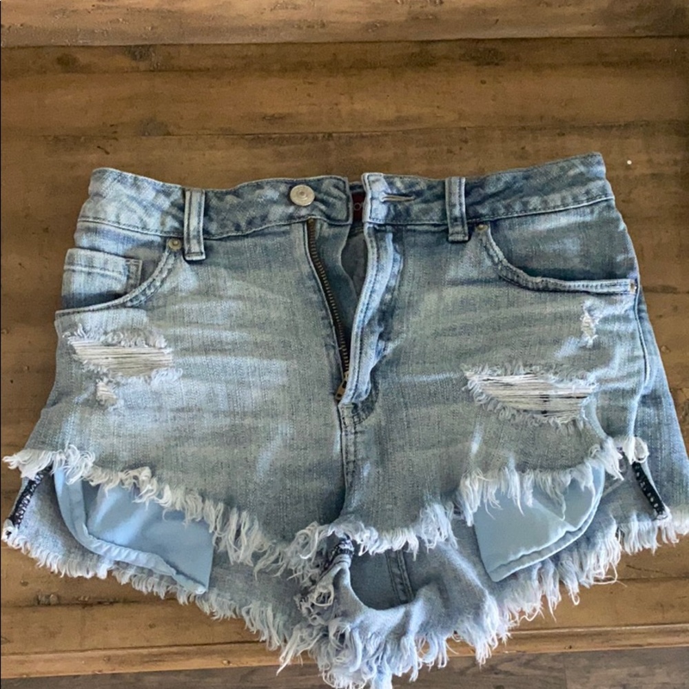 Cutoff denim shorts